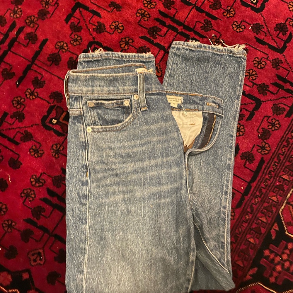 Madewell jeans. Size 25, high rise slim boy crop. Classic medium blue.